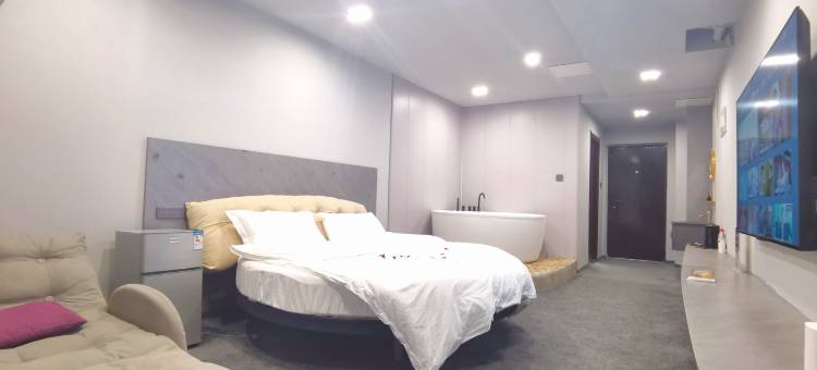 彩云之间轻奢酒店(洛阳万达广场王府井店)图片