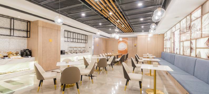 上海虹桥机场韩国街亚朵酒店图片