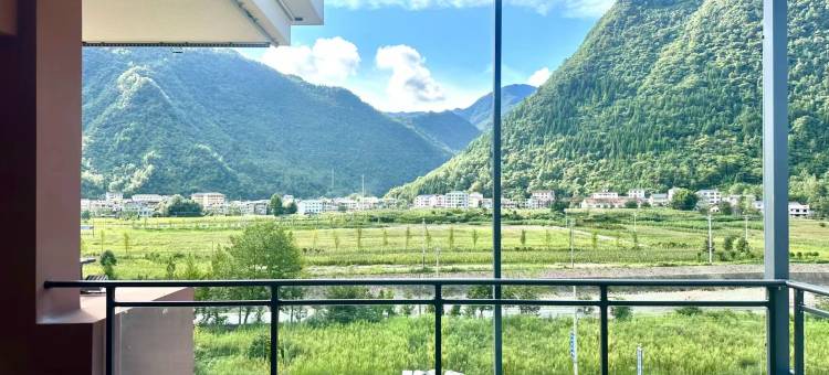 五峰县湾潭镇畔山酒店图片
