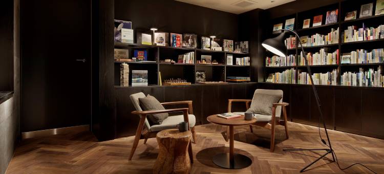 藏身处(HIDEOUT)图片