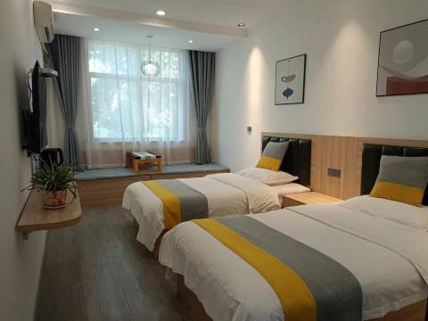 观山居民宿(华山售票处店)