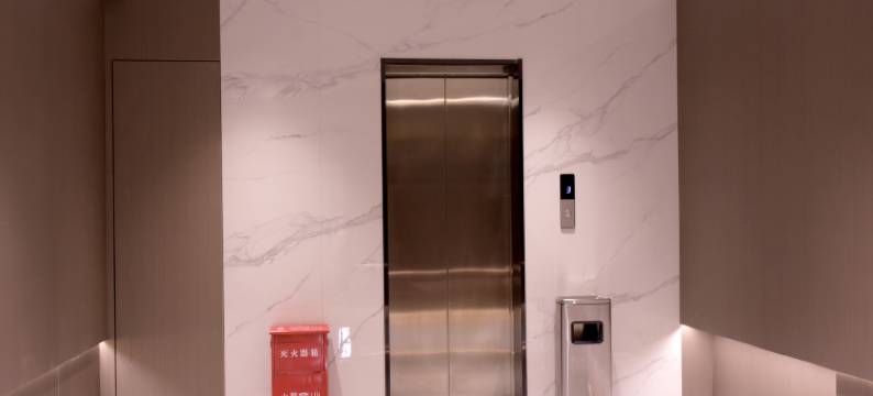 九红轻奢酒店(元泰未来城店)图片