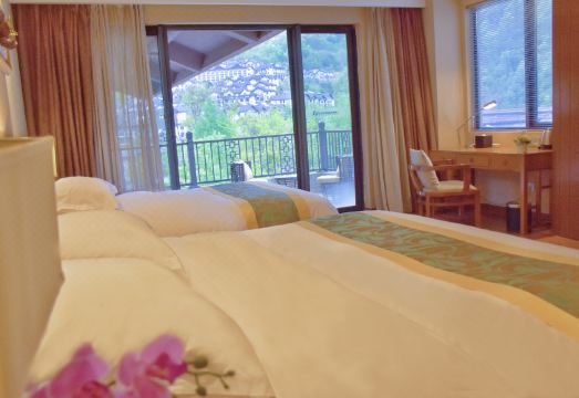 Arcadia International Forest Hotel Shennongjia Hotel Overview