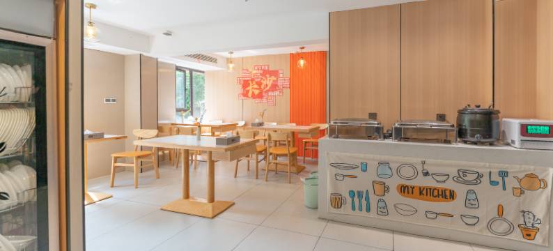 霆曦酒店(长沙理工大学碧沙湖地铁站店)图片