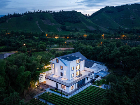 安吉若遇丨山野溯溪星空泳池度假美宿(灵峰山景区店)