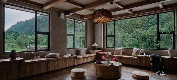 被梦叫醒酒店(双桥沟景区布达拉峰雪山公路打卡点店)图片