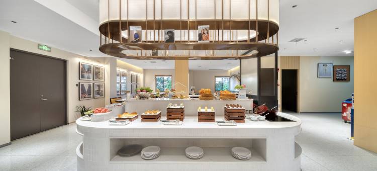 艺龙酒店(衢州高铁站国金中心店)图片