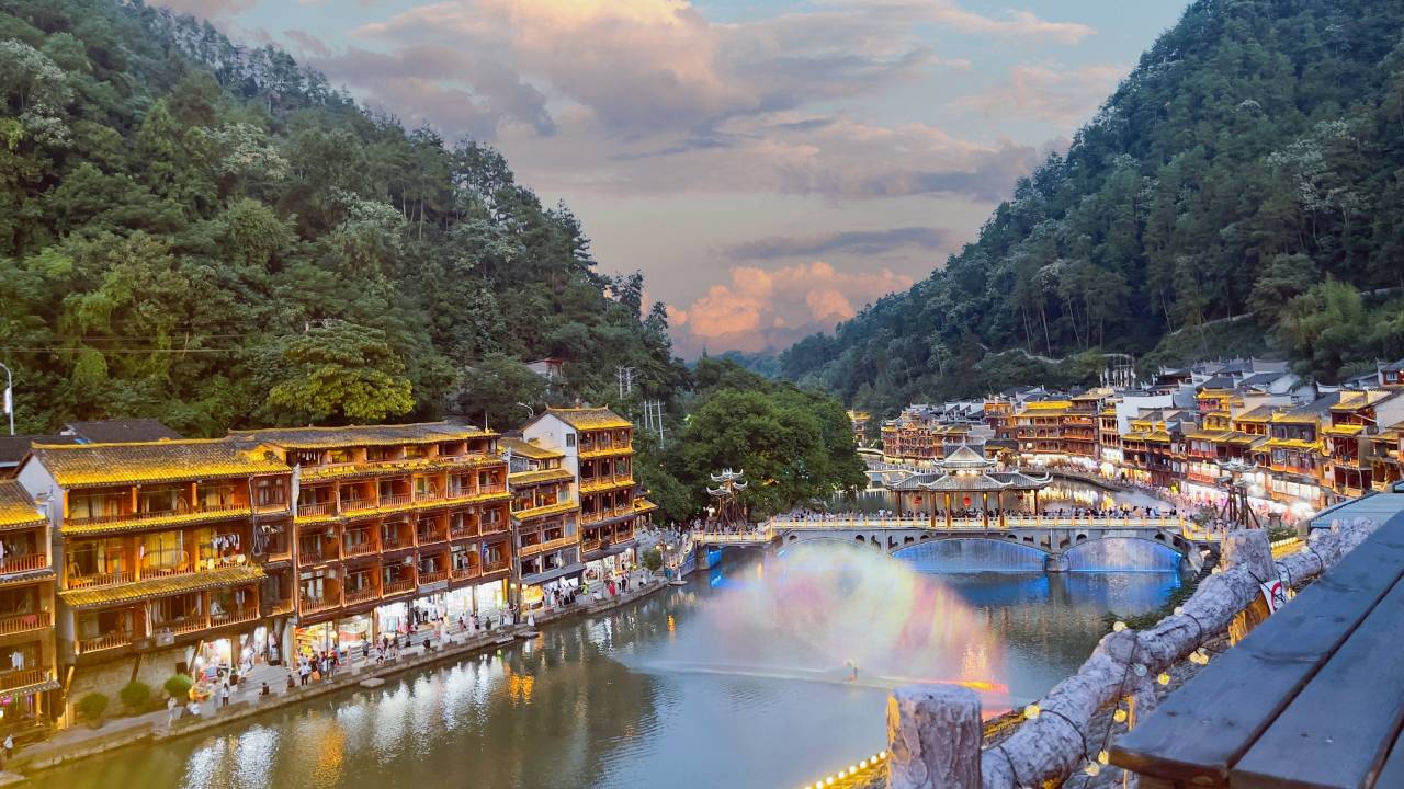 独白·江景民宿(凤凰古城景区沱江店)图片
