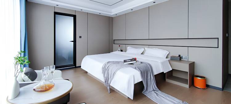 轻住酒店(滕王阁青山路口地铁站店)图片