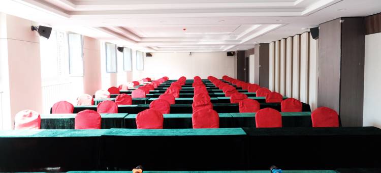 华怡城酒店(天山国际机场店)图片