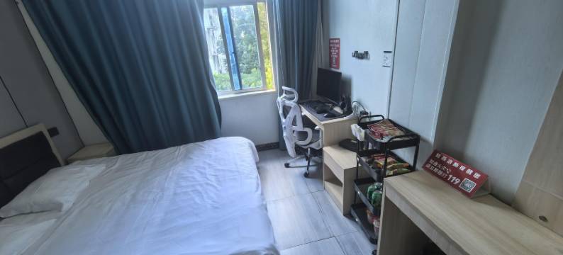 思恩电竞酒店(竹辉桥地铁站店)图片