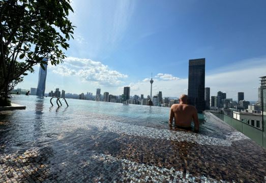 Axon Residence Kuala Lumpur By Luxury Suites Hotel Overview