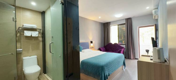 OYO钦州银河假日酒店(万国商业广场店)图片