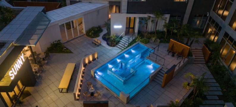 1123.SUNNY山烨泳池庭院酒店图片