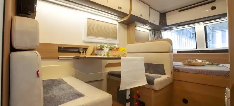巴松措喜玛拉雅轻奢露营基地图片