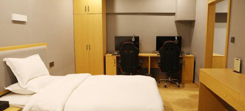 LC电竞主题酒店(黎川古城第一中学店)图片