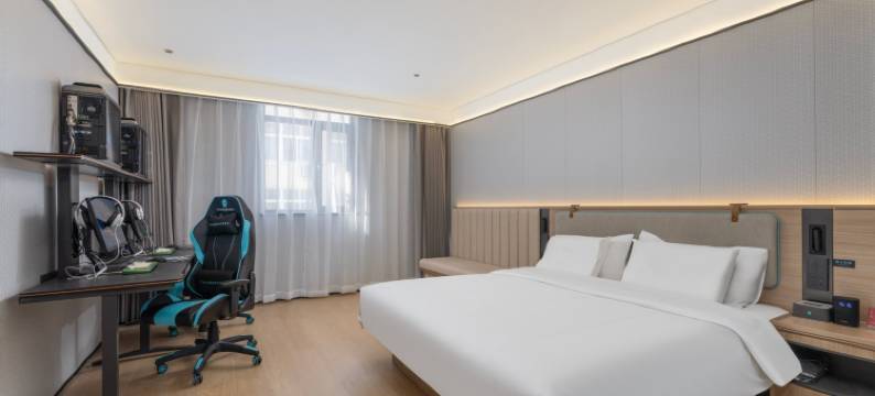 雷神电竞酒店(青岛栈桥火车站金茂湾店)图片