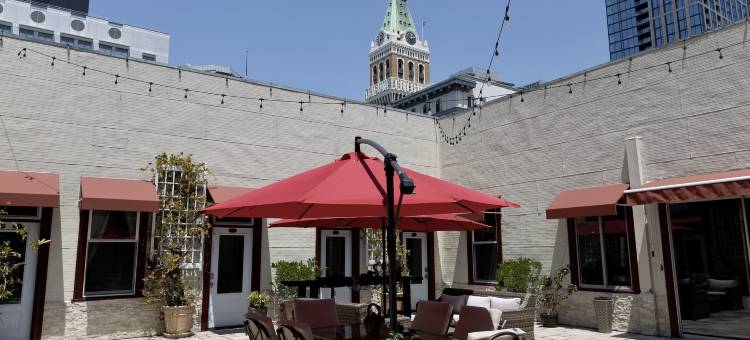 橡镇巢(Oaktown Roost)图片