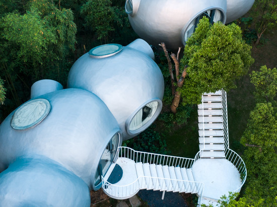 安吉清水谷亲子溪畔星球民宿