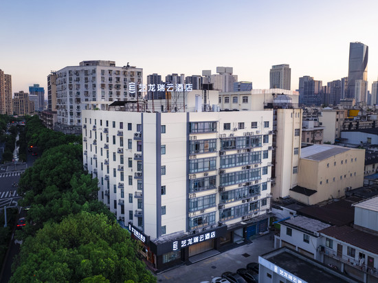 艺龙瑞云酒店(宁波体育馆中心店)