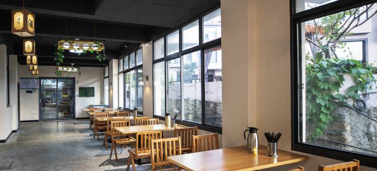 水岸边·星空美宿(仰天湖瑶族乡店)图片