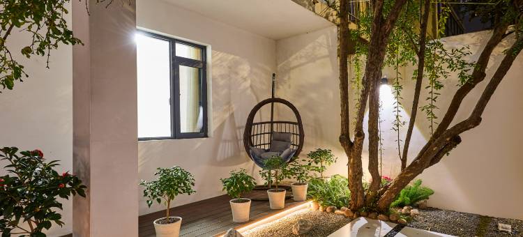 花筑•云阙民宿(开封清明上河园店)图片