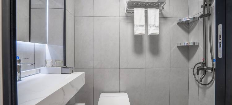 川滇智能酒店(蒙自南湖公园新天地步行街店)图片