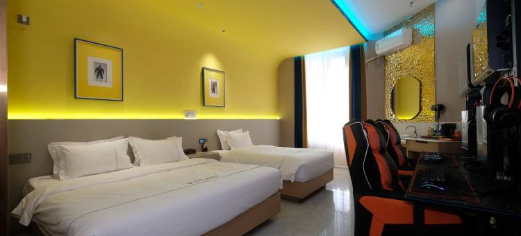 羅蘭·轻居图片