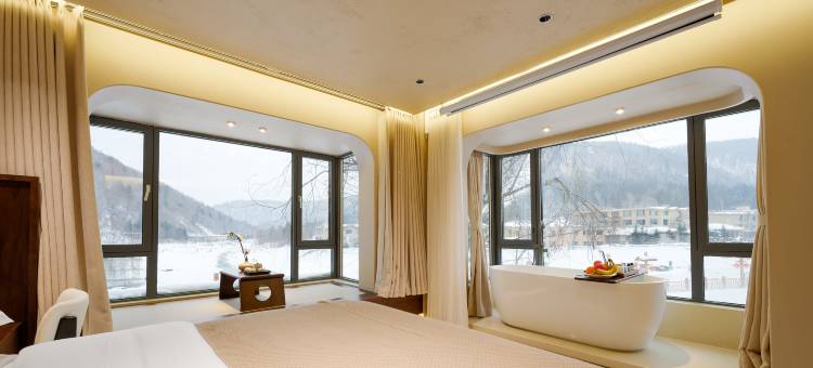 熹岸·河畔观景度假酒店(雪乡景区店)图片