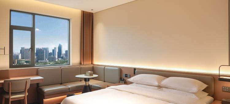 鸿尚酒店(潢川西亚和悦广场店)图片