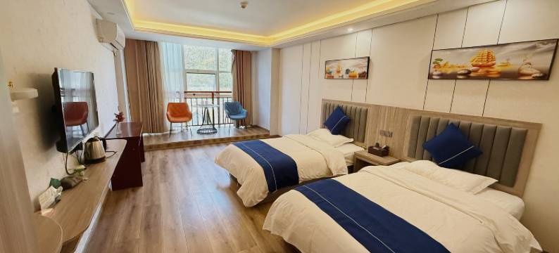 镇巴兰岸上岛酒店图片