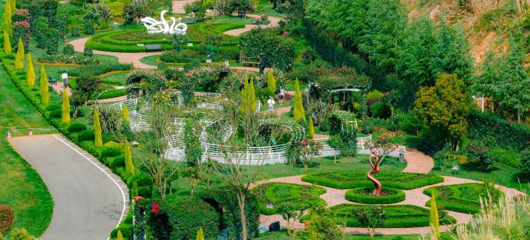 弥勒太平湖森林木屋酒店图片