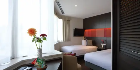 大阪難波日本橋紅屋頂套房酒店