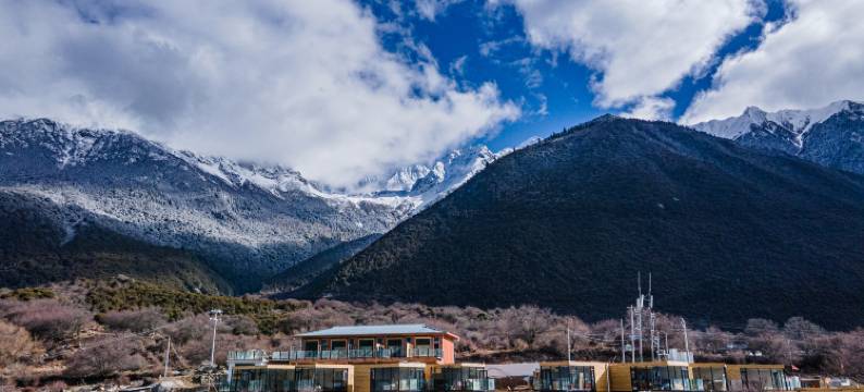 果然桃里酒店(林芝波密店)图片
