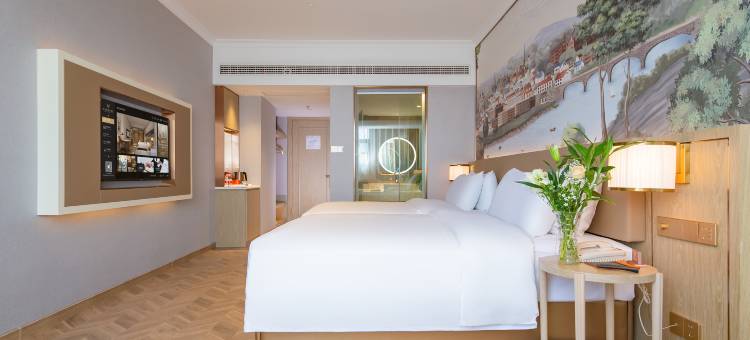 维也纳酒店(鄂州滨江吾悦广场店)图片