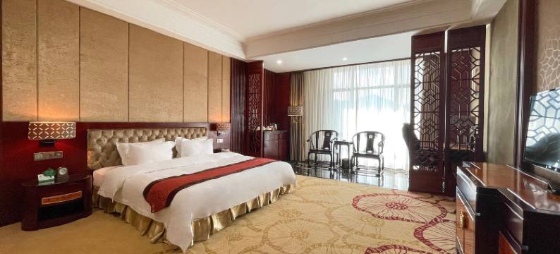 黄金国际假日酒店(普宁池尾高速收费站店)图片