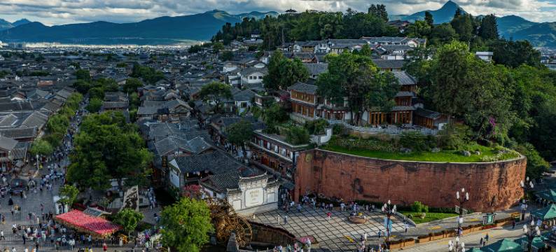 丽江嵌雪楼酒店图片