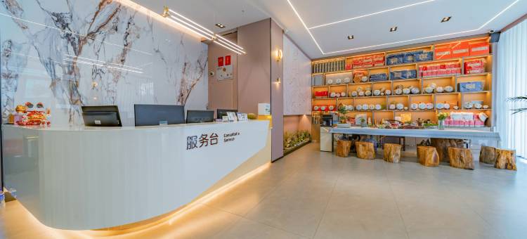 小鹿辰客·腾安阁智能酒店(大理高铁站洱海公园店)图片