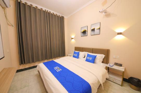 轻住·时分影院酒店(大学城培华学院店)