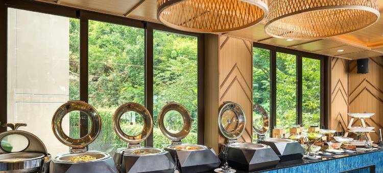 卡伦沙滩普莱德温德姆Trademark精选酒店(The Proud Karon Beach Phuket Trademark Collection by Wyndham)图片