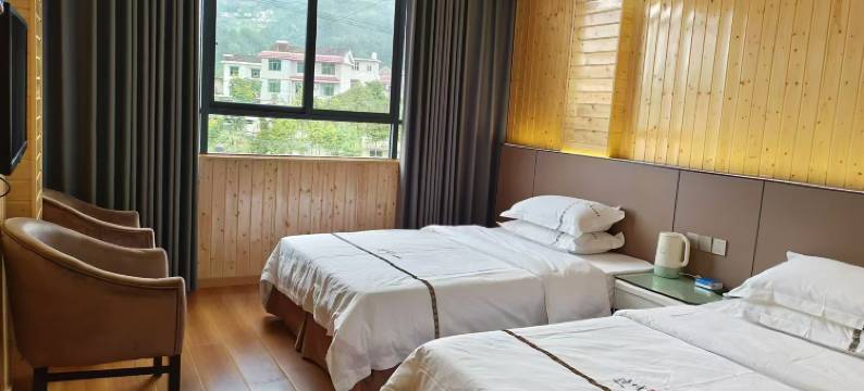 边城三和客栈图片