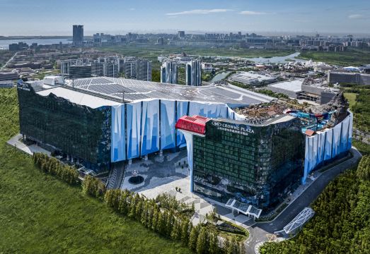 Crowne Plaza Shanghai Snow World Hotel Overview