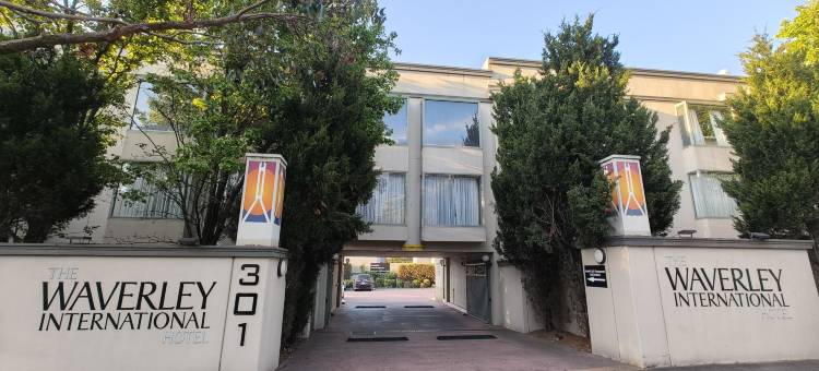 维沃里国际酒店(The Waverley International Hotel)图片
