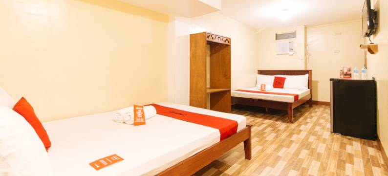 RedDoorz near PNR Espana Station图片
