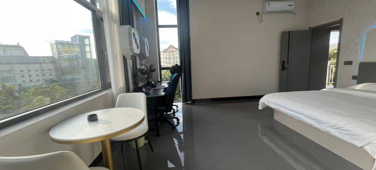 牟定阁调电竞酒店图片