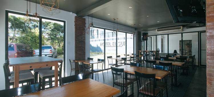 RedDoorz Plus @ Hotel El Sur Tagaytay图片