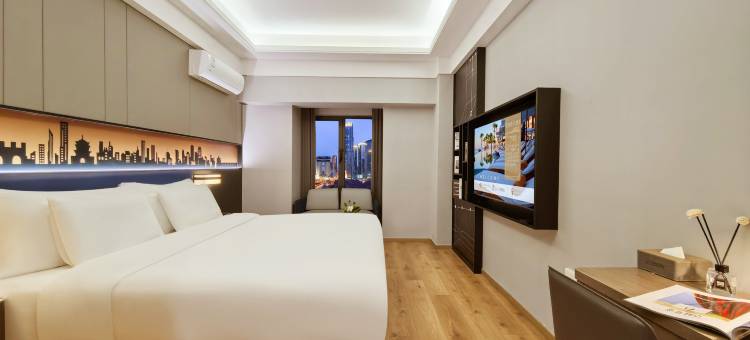 西港假日酒店(省人民医院黄雁村地铁站店)图片