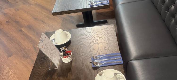 诺丁汉特里维勒斯丽晶酒店(Trivelles Regency, Nottingham)图片