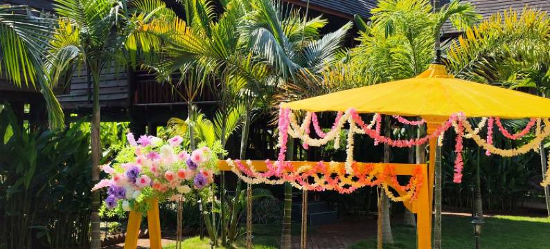 春满西双·吊脚楼图片