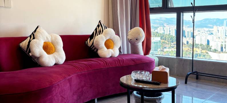 以礼娜姑民宿(云南财经大学龙泉校区万彩城店)图片